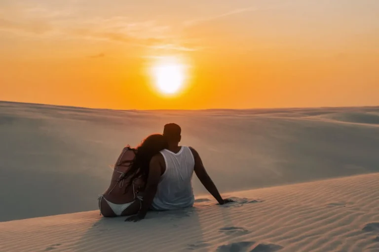 Huacachina Sunset Desert Picnic: Buggy, Sandboarding and Wine