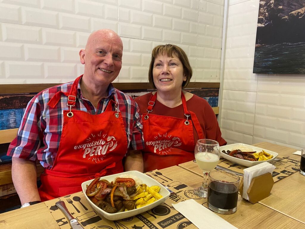 Lima cooking class: couple enjoying the class