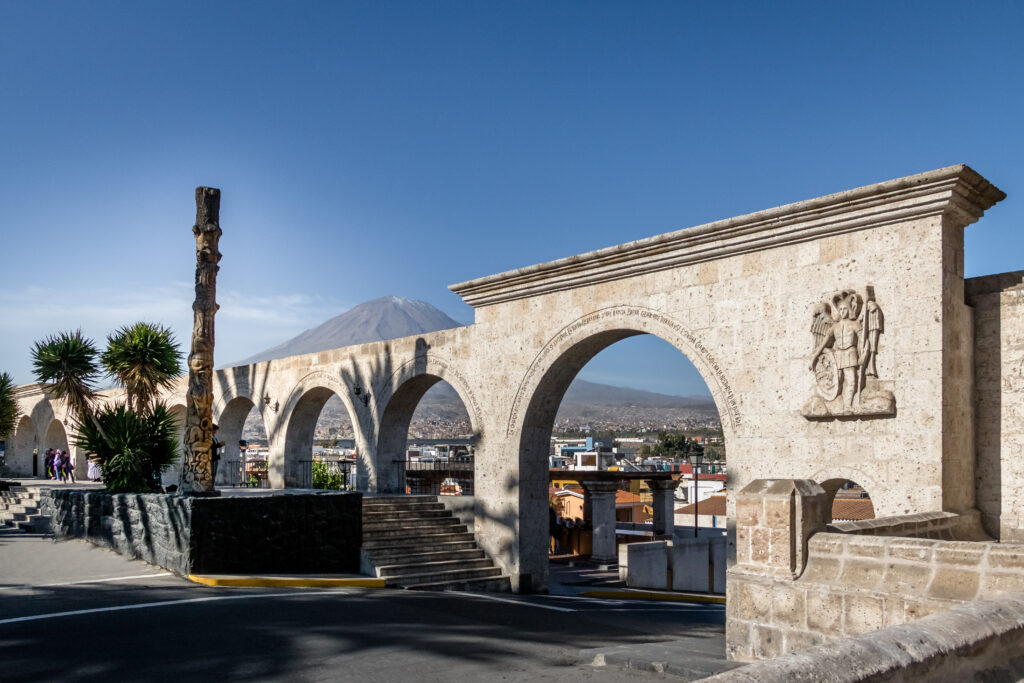 The arches of Yanahuara with the Misti volcano behind
